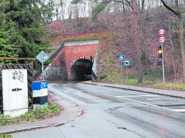 Wie ein Relikt aus längst vergangenen Zeiten: der einspurige Mühlentunnel in Buchholz