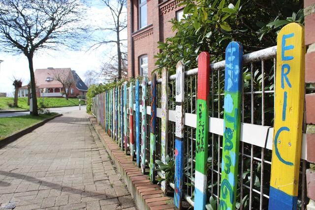 Die kleine Grundschule in Guderhandviertel gilt als Mittelpunkt des Dorfes | Foto: pm