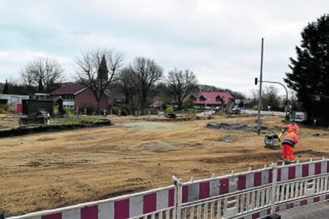 Die Kreuzung Horster Landstraße (K10) und Unner de Bult (K79) in Maschen ist eine gewaltige Baustelle | Foto: Axel-Holger Haase