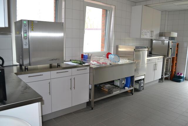 Blick in die moderne Küche des Kindergartens  | Foto: bim