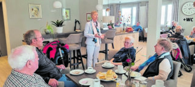 Karen Corleis stellt sich den Bewohnern vor  | Foto: ig