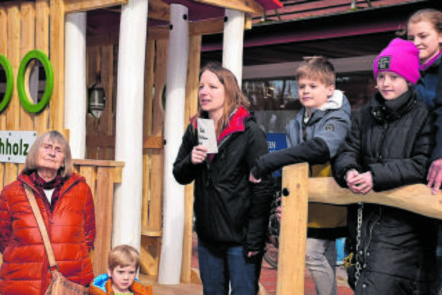 Sarah Teichmann, Jugendpflegerin in Buchholz, dankte den Kindern der Waldschule für ihr Engagement und den Mitarbeiterin im Jugendzentrum | Foto: Axel-Holger Haase