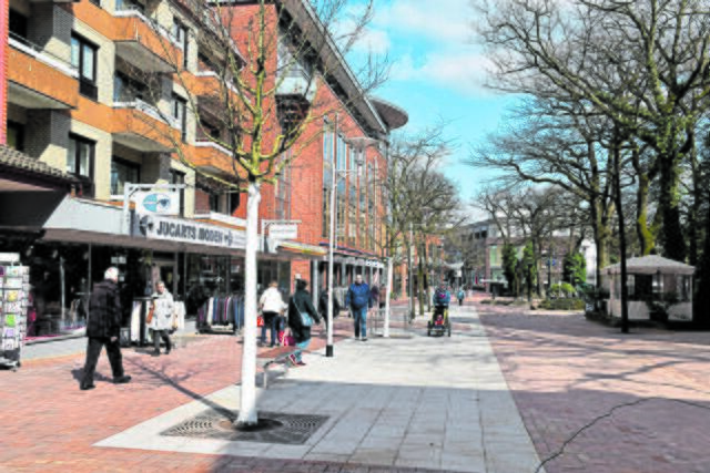 Die Fußgängerzone wirkt nun viel heller. Sie ist auch barrierefreier gestaltet | Foto: Axel-Holger Haase