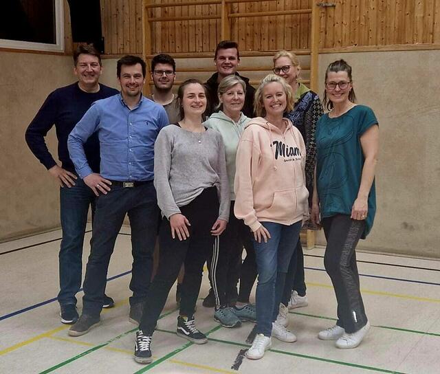 Der neue FG-Vorstand (v. li.): Mike Adebahr, Jaromir Voda, Lennart Bartz, Natalja Petersen, Dominik Bartz, Kerstin Ebeling, Bianca Greschek, Steffanie Nordbruch und Conny Goblitschke | Foto: Conny Goblitschke