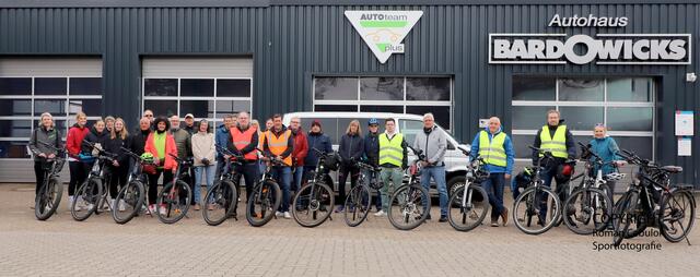 Die Startergruppe am Buchholzer Autohaus Bardowicks | Foto: cc