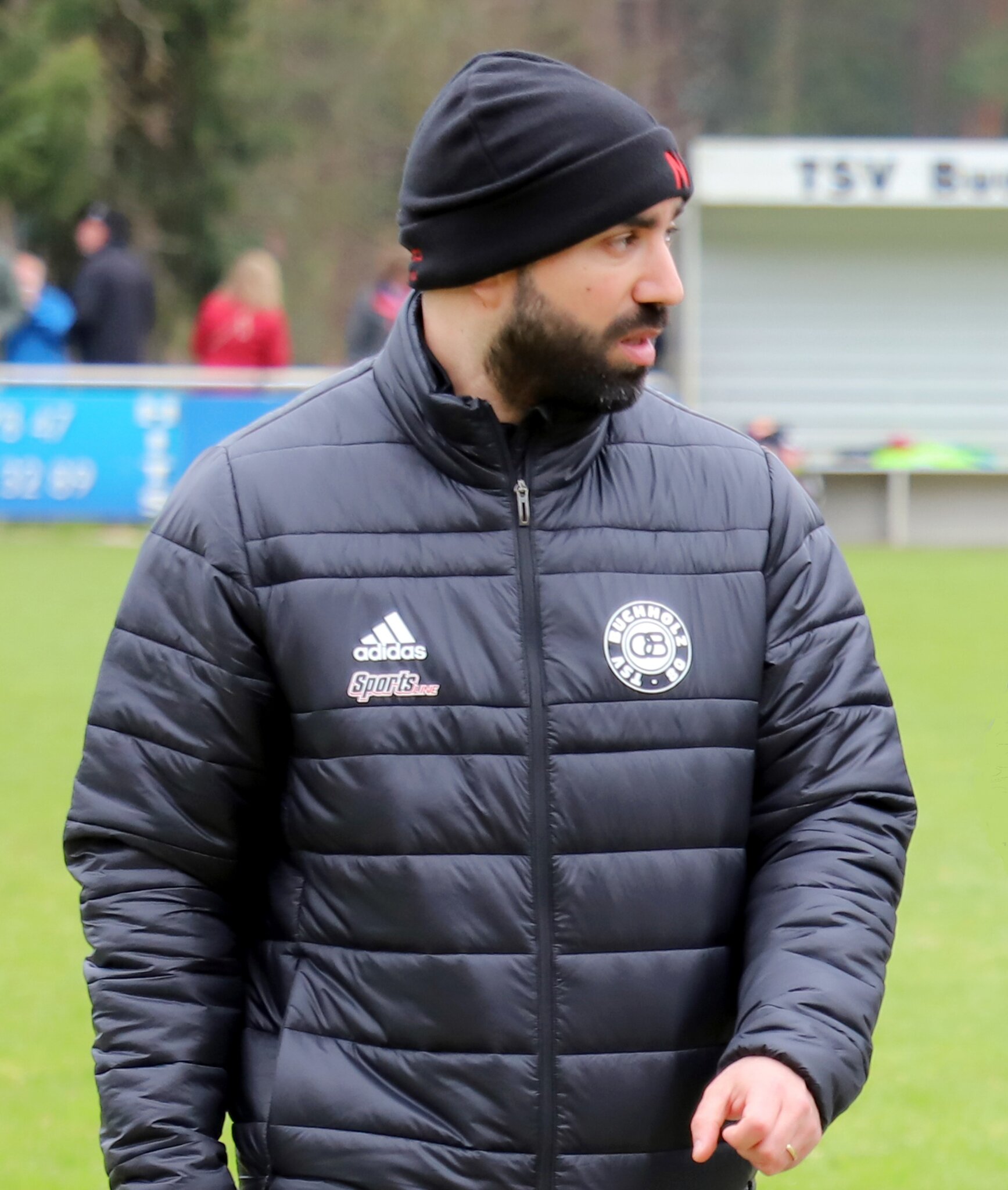 Paukenschlag in der FußballOberliga Trainer Toumi verlässt Buchholz