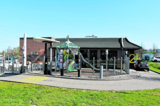 Das McDonald's-Restaurant mit Drive-in und McCafé liegt zentral in Dibbersen  | Foto: Axel-Holger Haase