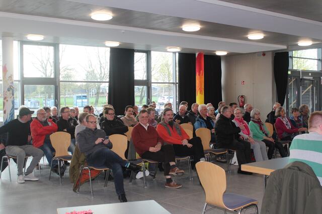 Die Themen Bürgerpark und Windkraft lockten rund 50 Bürger in die Ausschusssitzung
