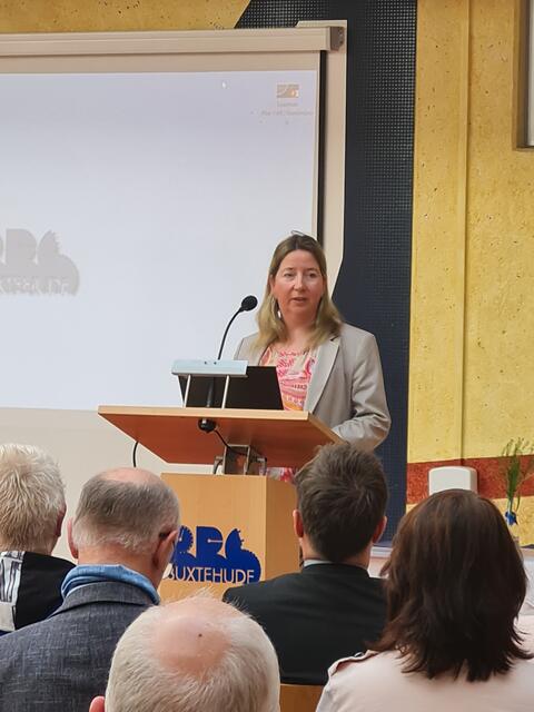 Birgit Butter (CDU) hielt eine Rede | Foto: Carsten Schröder