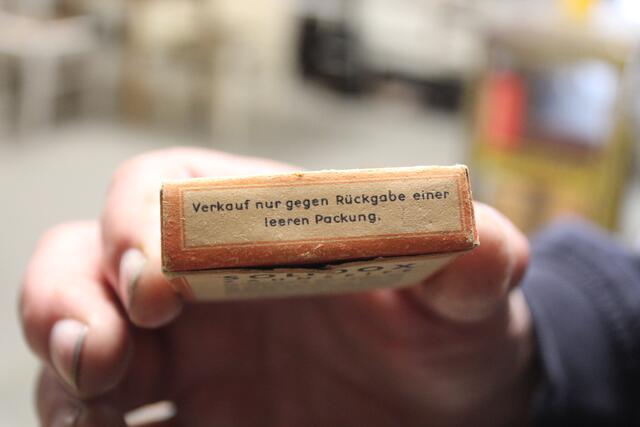 Weil Verpackungsmaterial knapp war, musste die Schachtel beim Neukauf von Zahnseife wiederbefüllt werden | Foto: sb