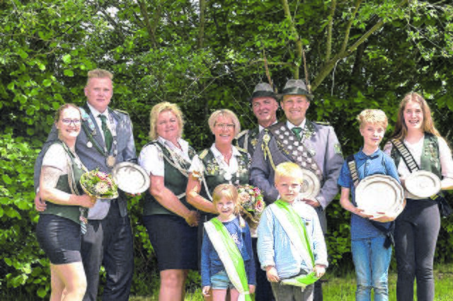 Der Blumenthaler Hofstaat 2022 | Foto: Marcel Mügge / SV Blumenthal