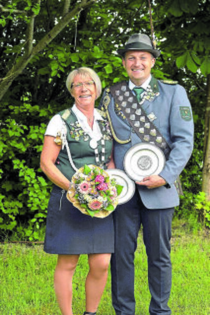 Königspaar Bettina Meyer und Lars Wolle | Foto: Marcel Mügge / SV Blumenthal