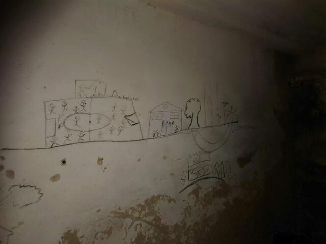 Bilder an der Wand des Kellers | Foto: Meikel Zabel