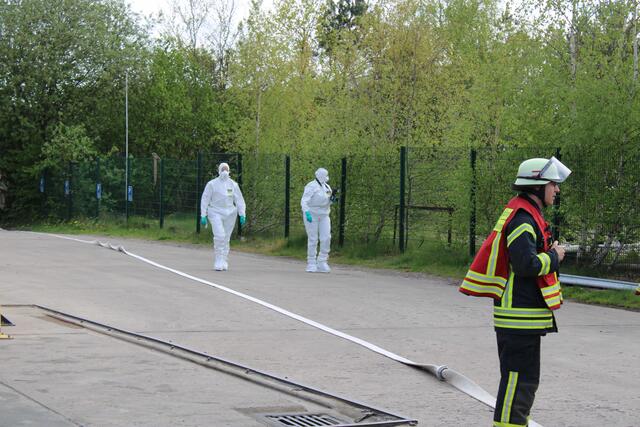 Auch Brandermittler der Polizei waren sofort vor Ort | Foto: ce
