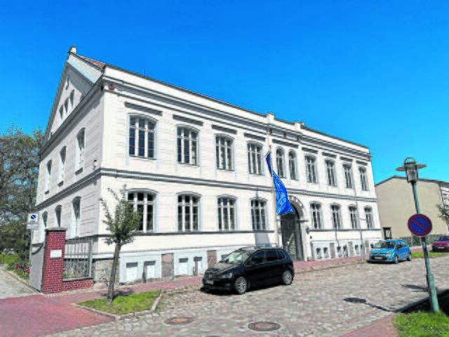 Der künftige Arbeitsplatz: Das Rathaus von Strasburg | Foto: Anne Collier