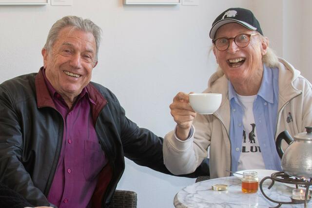 Tee mit dem "Außerfriesischen": Bei Thommy Smidt und Otto Waalkes stimmte die Chemie auf Anhieb | Foto: Stefan Ahrens
