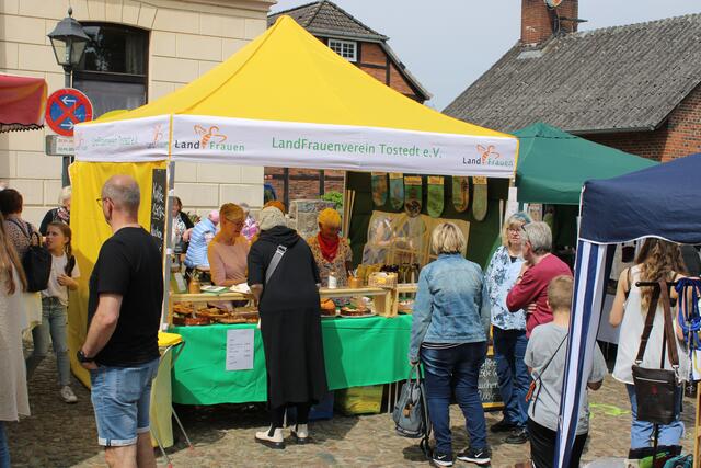 Auf großes Interesse stießen auch die Produkte der Landfrauen | Foto: ce