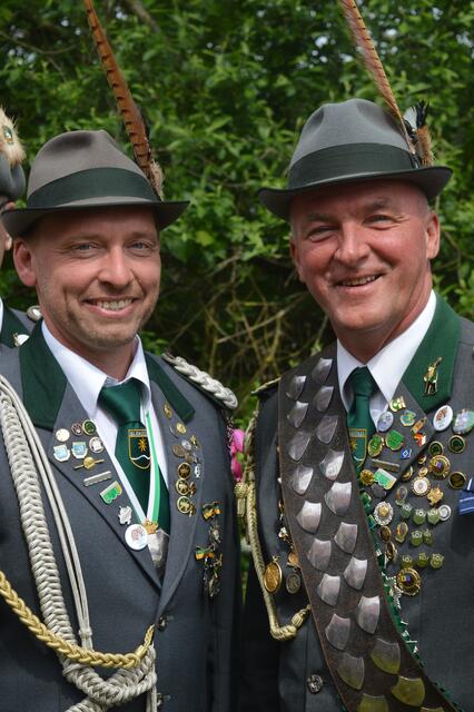Adjutant Stefan Kröncke (li.) und König Heiko Meyer | Foto: Schützenverein Blumenthal