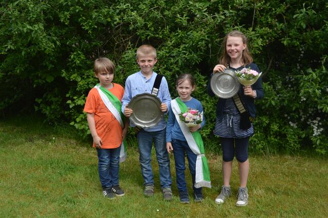 (v.li.): Prinz Mattis Sethmann, Kinderkönig Benedikt Butz, Prinzessin Rieka Stüven, Kinderkönigin Lenja Koppelmann | Foto: Schützenverein Blumenthal