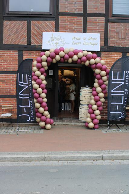 Auch von außen ist die Boutique an der Hauptstraße 7 in Jesteburg ein Blickfang | Foto: ce