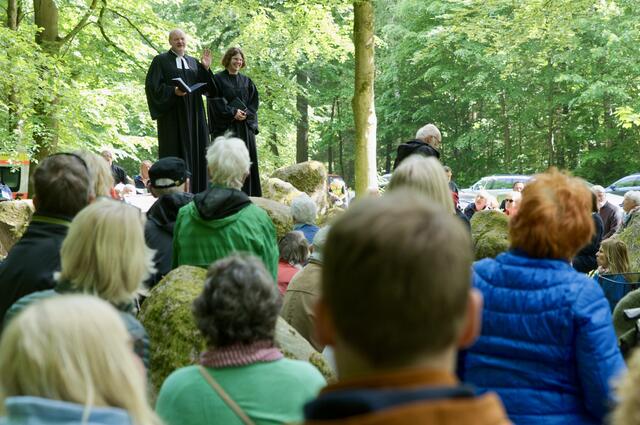 Superintendent Dirk Jäger leitete den Gottesdienst, unterstützt von Caroline Hoppe, seit diesem Jahr Pastorin in Holm-Seppensen | Foto: U. Wagner