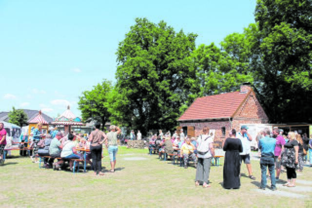 Gut besucht: das Fredenbecker Dorffest auf dem "Fredenhoff" | Foto: sb