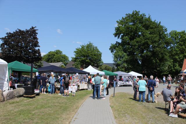 Gut besucht: das Dorffest in Fredenbeck | Foto: sb