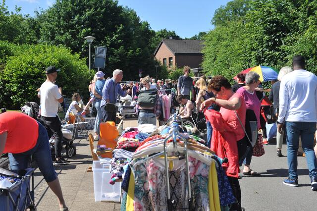 Auf dem Flohmarkt lassen sich mit Sicherheit tolle Schnäppchen machen | Foto: Dorfverein Sprötze e.V.