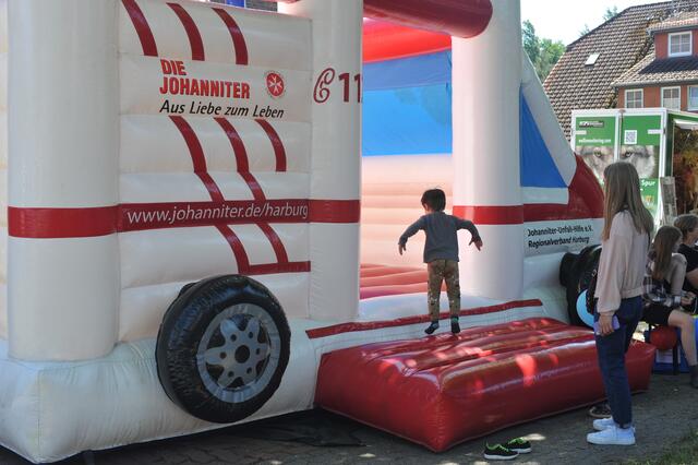 Auch die jüngsten Besucher haben ihren Spaß auf dem Dorffest | Foto: Dorfverein Sprötze e.V.