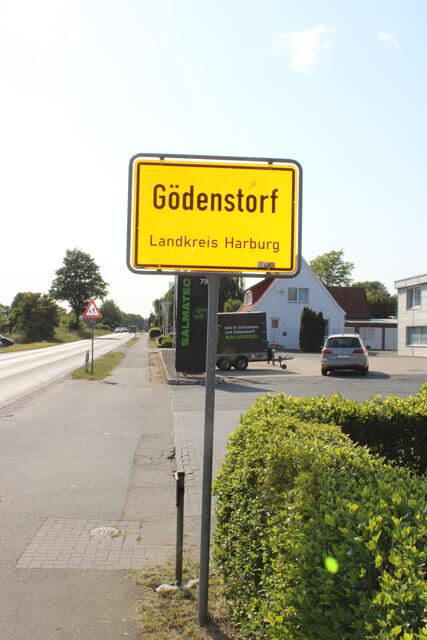 Bis April 2024 soll die gesamte Ortsdurchfahrt von Gödenstorf entlang der L216 saniert werden | Foto: ce