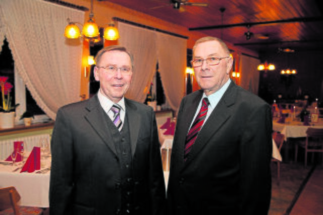 Die beiden Gesellschafter des Einkaufscenters Bade: Mehrheitseigner Lothar Kurze (re.) und sein Bruder Jürgen Kurze  | Foto: Archiv Bade
