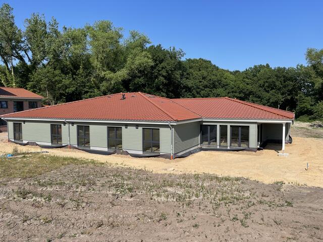 Das neue Gebäude für die Wohngruppe bietet Bewohnern, die an Demenz erkrankt sind, jede Menge Möglichkeiten und Freiräume in einer liebevollen Umgebung | Foto: Landgut Griemshorst 