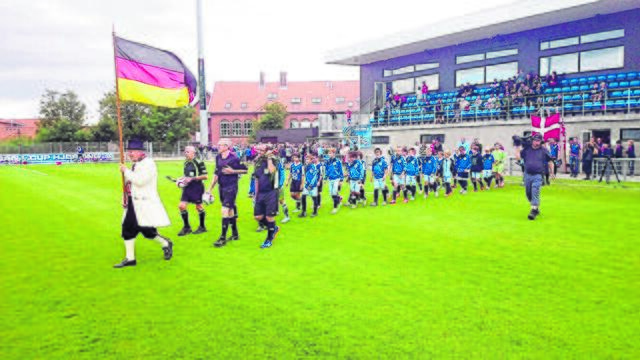Tolles Erlebnis: Ein BFC-Team läuft beim DANA-Cup in Dänemark ins Stadion ein  | Foto: BFC