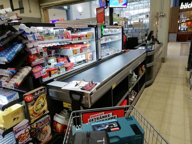 Zigarettenautomaten im Kassenbereich | Foto: Ladenbau Gerdes