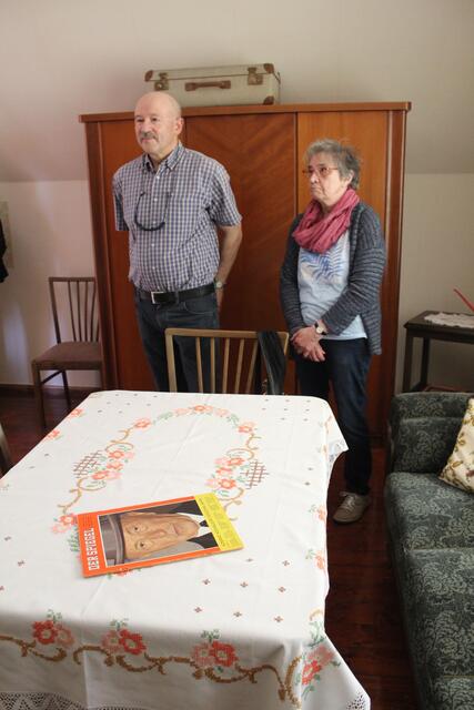 Manfred und Sabine Stelzer im Obergeschoss ihres ehemaligen Hauses