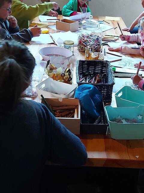 Die Kinder malten kreativ | Foto: Welle