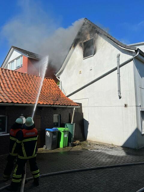 In der Wohnung war aus ungeklärten Gründen das Feuer ausgebrochen | Foto: Matthias Brandt