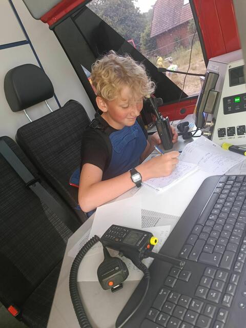 Im Einsatzleitwagen laufen alle Informationen zusammen. | Foto: Freiwillige Feuerwehr Wiepenkathen