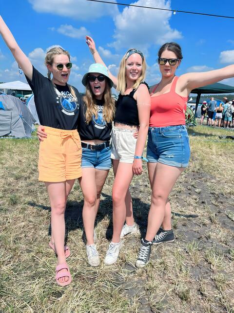 Bro Power: Kristina, Sarah, Anna und Laurina aus Münster