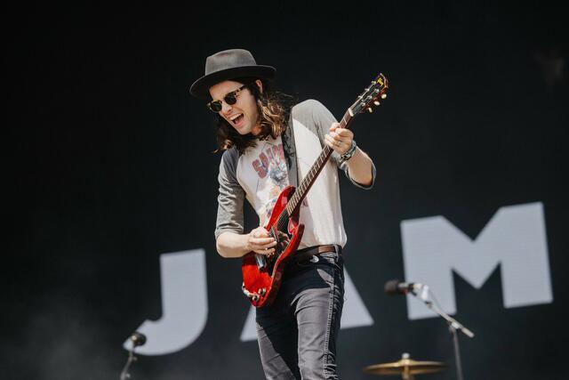James Bay spielte viel seiner Hits wie zB "Hold back the river" | Foto: FKP/Anna_Wyszomierska