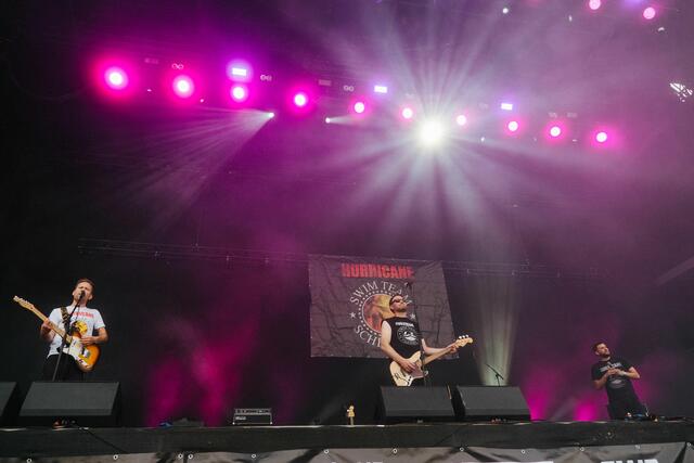 Ohne sie undenkbar: das Hurricane Swim Team rund um FKP Scorpio Geschäftsführer Stephan Thanscheidt (in der Mitte am Bass)