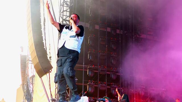 Der Wettergott meinte es gut mit Marteria: trocken und mit Abendsonne konnte er seine Show am Samstag Abend mit einem überzeugenden Set performen. | Foto: Christoph Kunst