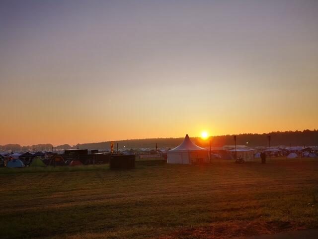 Schön wars: so sieht der Campingplatz morgens um 5.24 Uhr aus