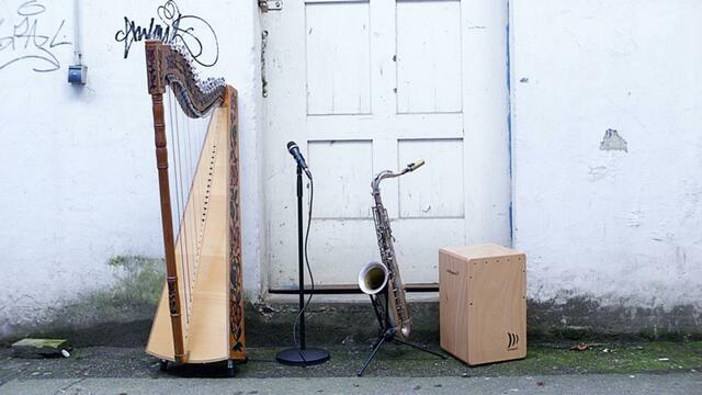 Chipai - drei Musiker aus verschiedenen Ländern - mixen Soul, Pop, Folk, Afro und Jazz zu einem unverwechselbaren Klang. Sie spielen eigene Stücke und interpretieren fremde Stücke neu. | Foto: Anja Klatt