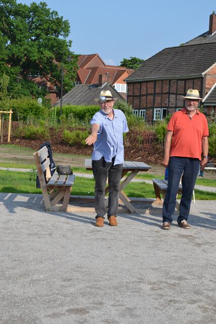 Auch Boulespielen ist auf dem Platz möglich | Foto: bim