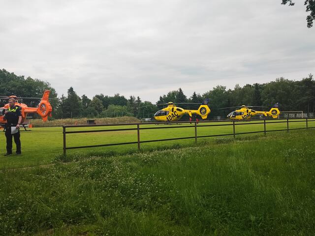 Insgesamt vier Rettungshubschrauber sind im Einsatz  | Foto: thl 