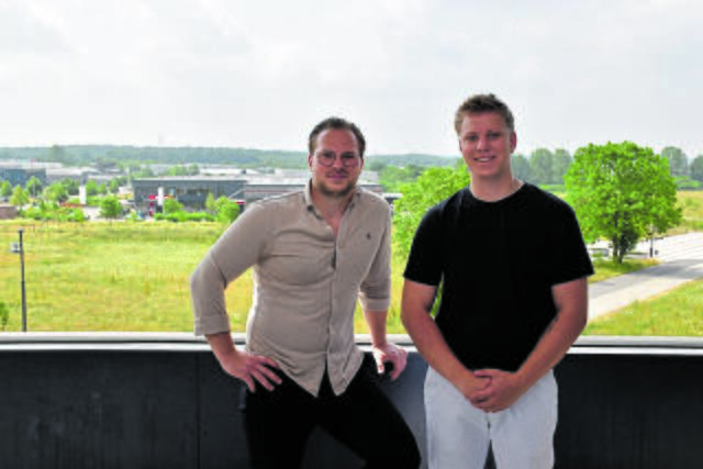 Die Söhne Valentin (li.) und Nick-Maximilian sind im Familienunternehmen tätig | Foto: Axel-Holger Haase