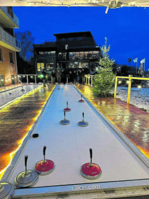 Highlight im Winter: Eisstockschießen mit Weihnachtsflair | Foto: Dahlke