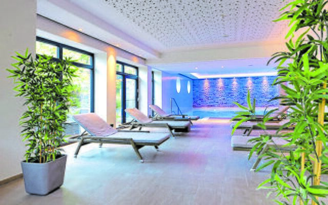 Der Indoor-Spa-Bereich mit Pool | Foto: Elbstrand Resort