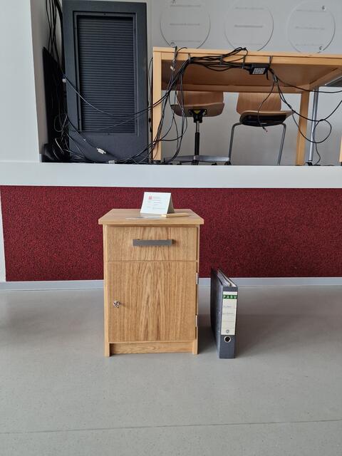 Nachtschrank in Eiche von Thorben-Nico Perteck | Foto: Sissi Inselmann